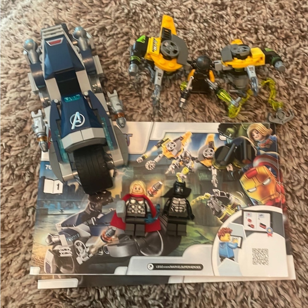 LEGO Marvel Speeder Bike Attack